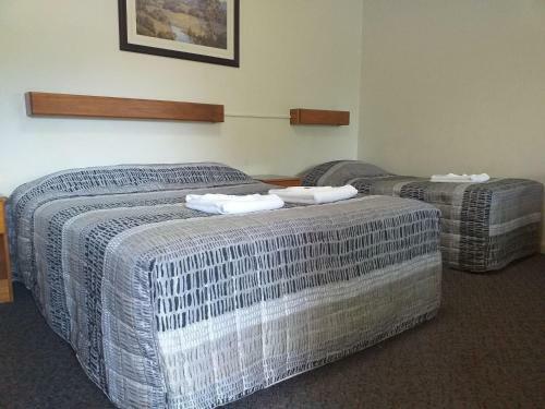 Bucketts Way Motel And Restaurant