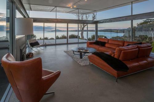 Villa Avalon Coastal Retreat