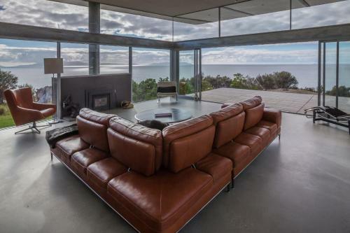 Villa Avalon Coastal Retreat