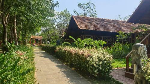 Lodge Troh B?'s P? Lang Homestay