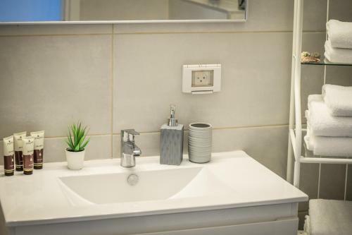 Luxury Living At Achziv Beach Apartment