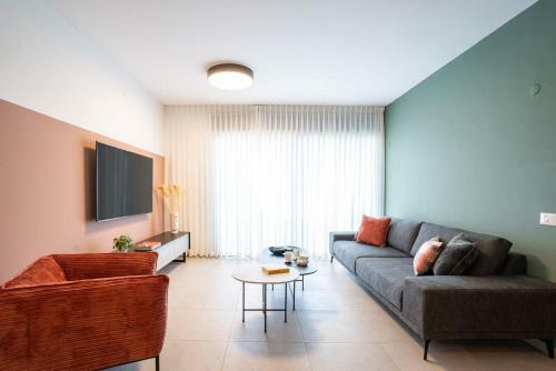 Amazing Beach Apartment With Fantastic View!