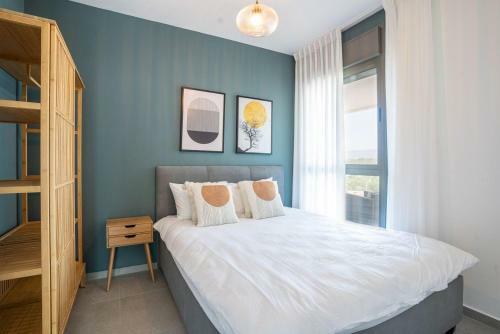 Amazing Beach Apartment With Fantastic View!
