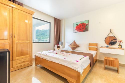 Cat Ba Rose Nhung Hotel