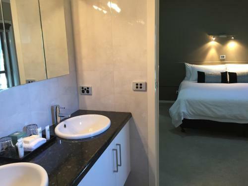 Hotel Deeluxe Riverspa Apartments