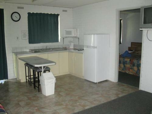 River Village Motel & Holiday Units