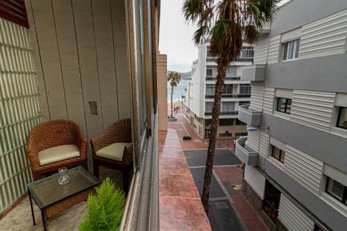 Two-bedroom Apartment In Las Canteras Beach With Wifi