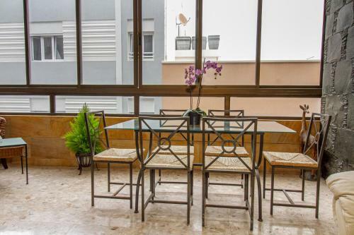 Two-bedroom Apartment In Las Canteras Beach With Wifi