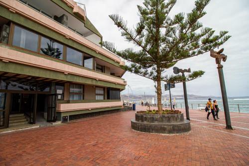 Two-bedroom Apartment In Las Canteras Beach With Wifi