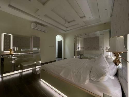 Luxury Ovo Roof Villa