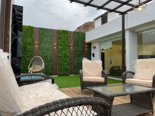 Luxury Ovo Roof Villa