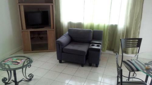 Beach Stroll 1 Bedroom Apartment
