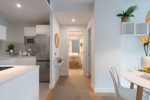 Suite Lux Apartment. 80m From Beach. Freeparking.