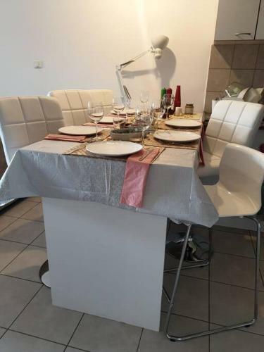 Quiet & Comfortable Apartment In Raanana