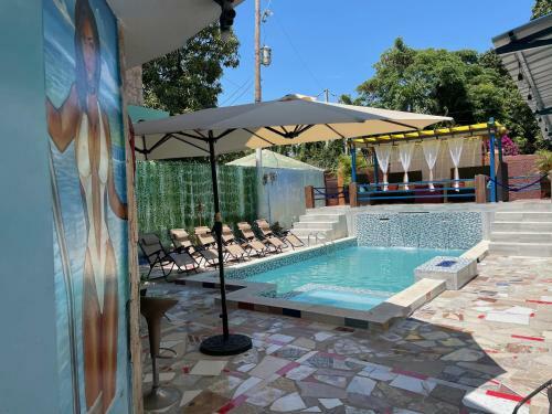 Hostal Skye Bar & Lounge