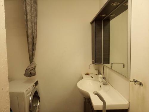 Cozy Room In Shared Apartment (penthouse)