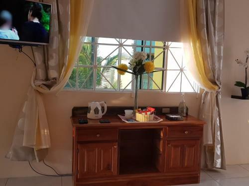 Hostal Cool Breeze Discovery Bay