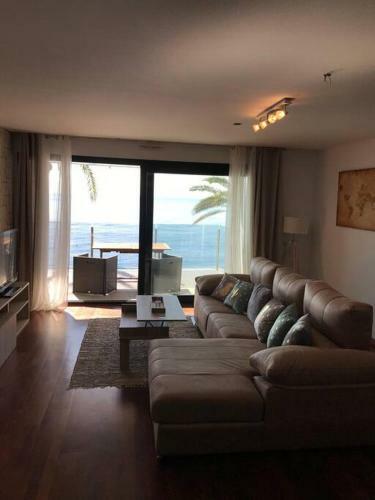 Lujoso Apartamento Enfrente Del Mar