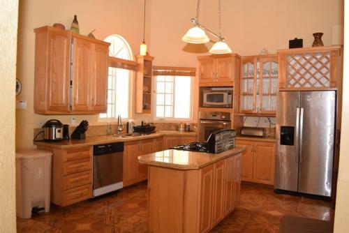 Day-o And Daylight Villas