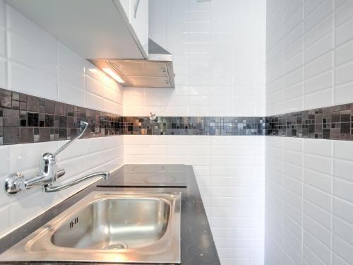 Nice Apartment In Catalu�a On The Mediterranean