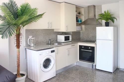 Apartamentos Beach&pool, 365 Days Open In Fenals Beach