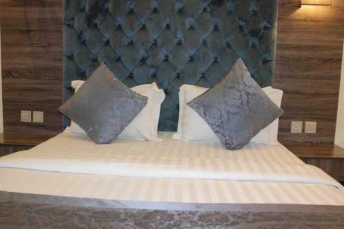 Al Rawda Jewel Apartment Hotel