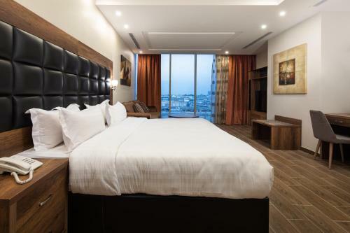 Hotel Mirada Purple - Zahra