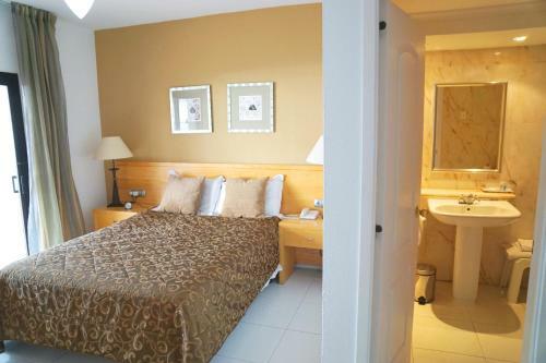 2-bedroom 4-star Apartment In Los Christianos