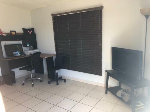 Hostal The International Hostel El Collage