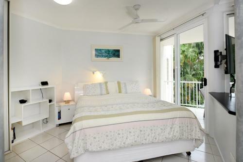Cairns Golden Sands Beachfront Apartments