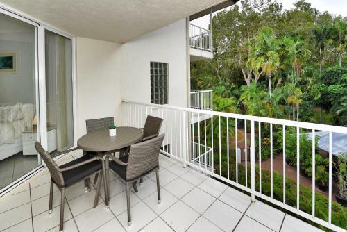 Cairns Golden Sands Beachfront Apartments
