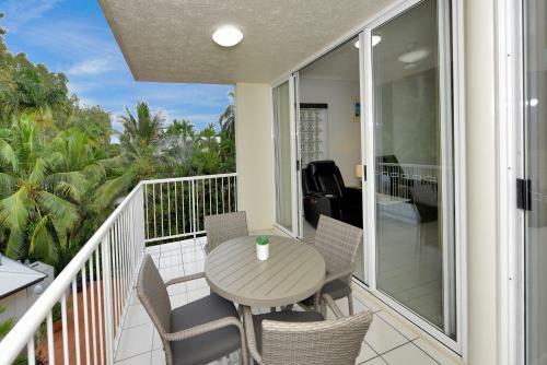 Cairns Golden Sands Beachfront Apartments