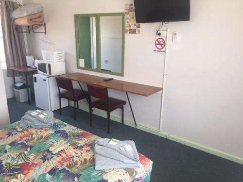 Governors Hill Motel