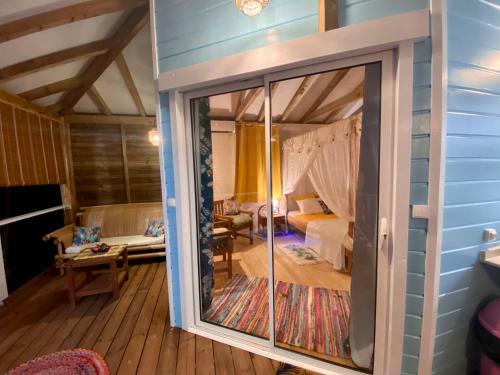 Splendide Bungalow En Bois Avec Jacuzzi Dans Un Parc Tropical