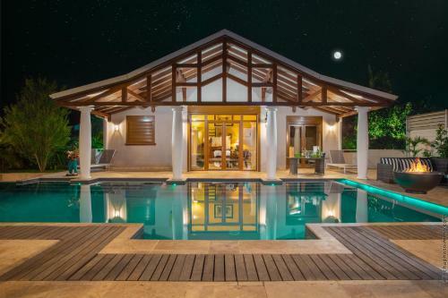 Hostal Suite Deluxe Villa Clair De Lune Fwi