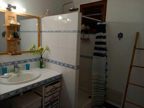 Villa Avec Piscine Sur Les Hauteurs De Ste Luce