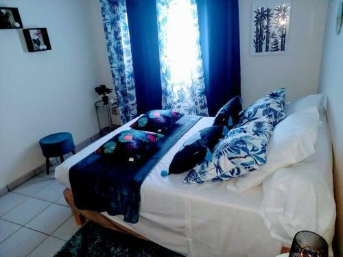 Villa Avec Piscine Sur Les Hauteurs De Ste Luce