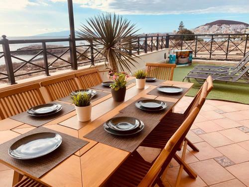 Los Cristianos Beach Front Sunset Villa