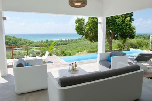 The View - Magnifique Villa Face � La Mer