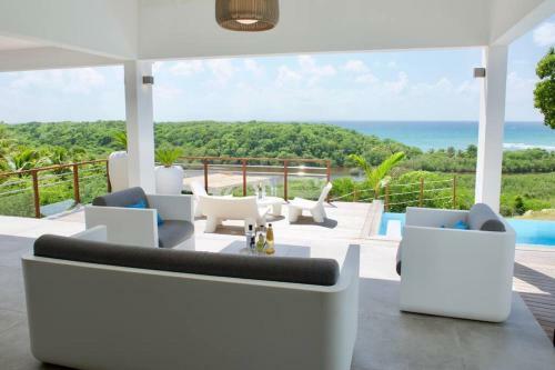 The View - Magnifique Villa Face � La Mer