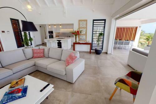 The View - Magnifique Villa Face � La Mer