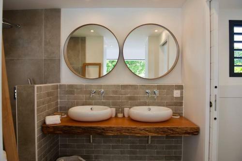 The View - Magnifique Villa Face � La Mer