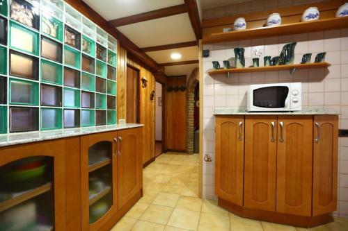 Casa Tur�stica ''los Chaleco'' En Lumbreras Con Terraza Privada.