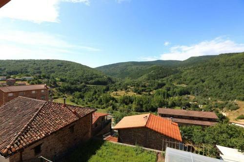 Casa Tur�stica ''los Chaleco'' En Lumbreras Con Terraza Privada.