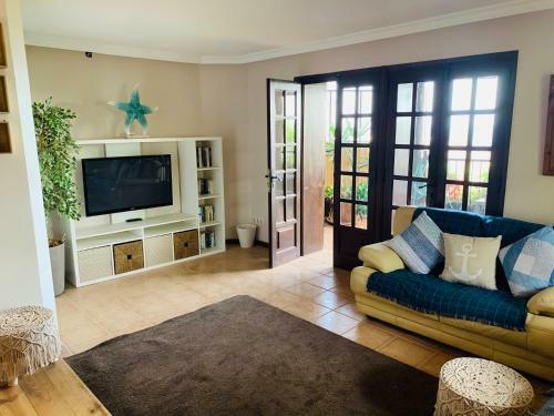 Immaculate 3-bed House With A Sea View In Macher