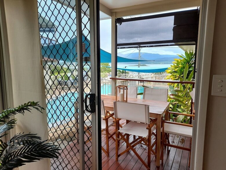 Aparthotel Airlie Apartments