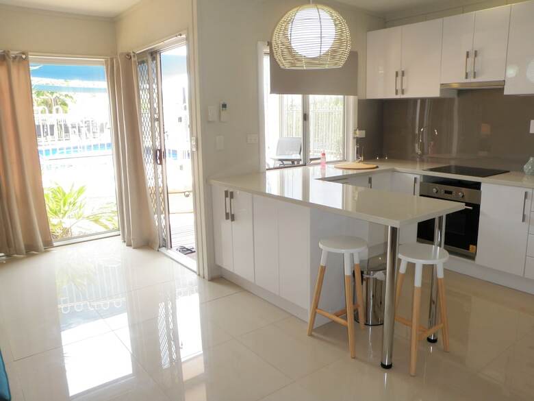 Aparthotel Airlie Apartments