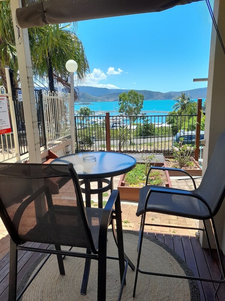 Aparthotel Airlie Apartments