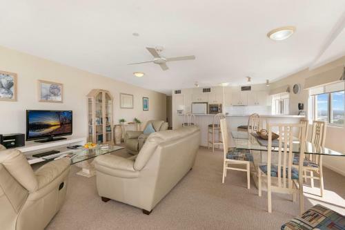 Aparthotel Riviere On Golden Beach