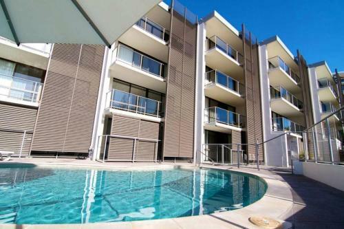 Aparthotel Merrima Court Holidays